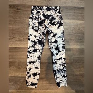 Lululemon Tie Dye leggings size 6 black white